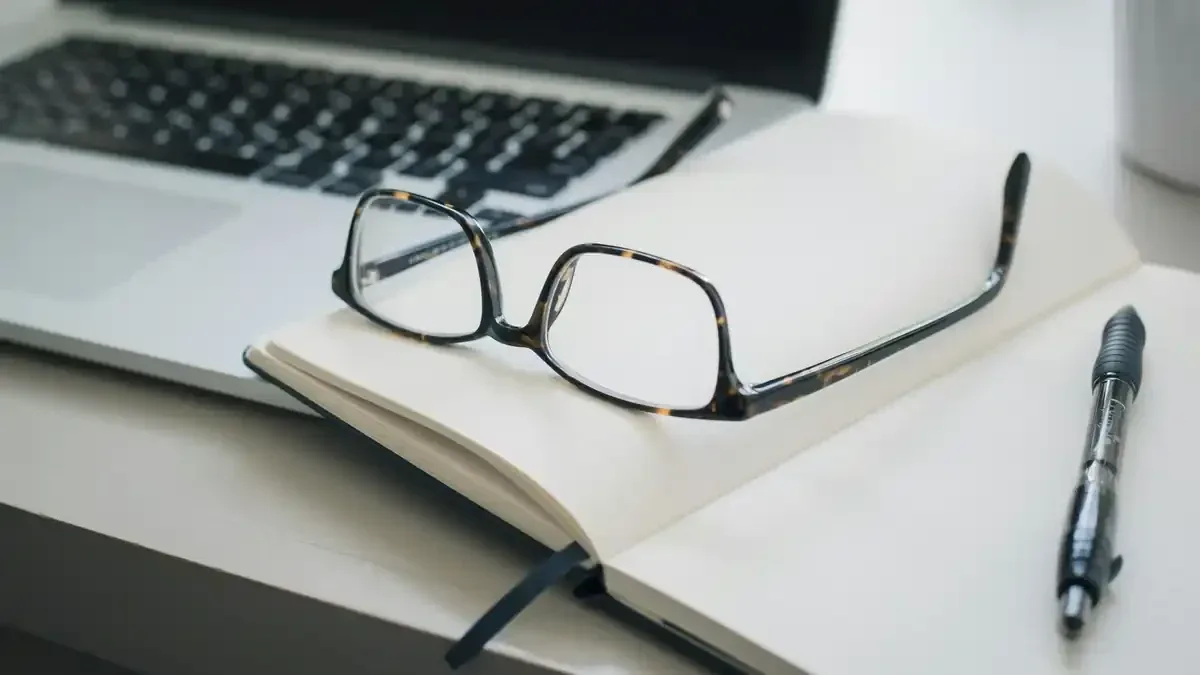 Diplopia dopo un intervento oculare: quali sintomi annotare tra una visita e la successiva